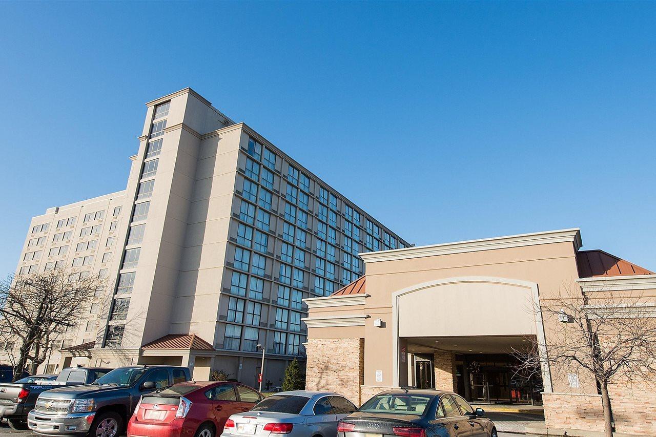 Holiday Inn Newark International Airport Екстер'єр фото