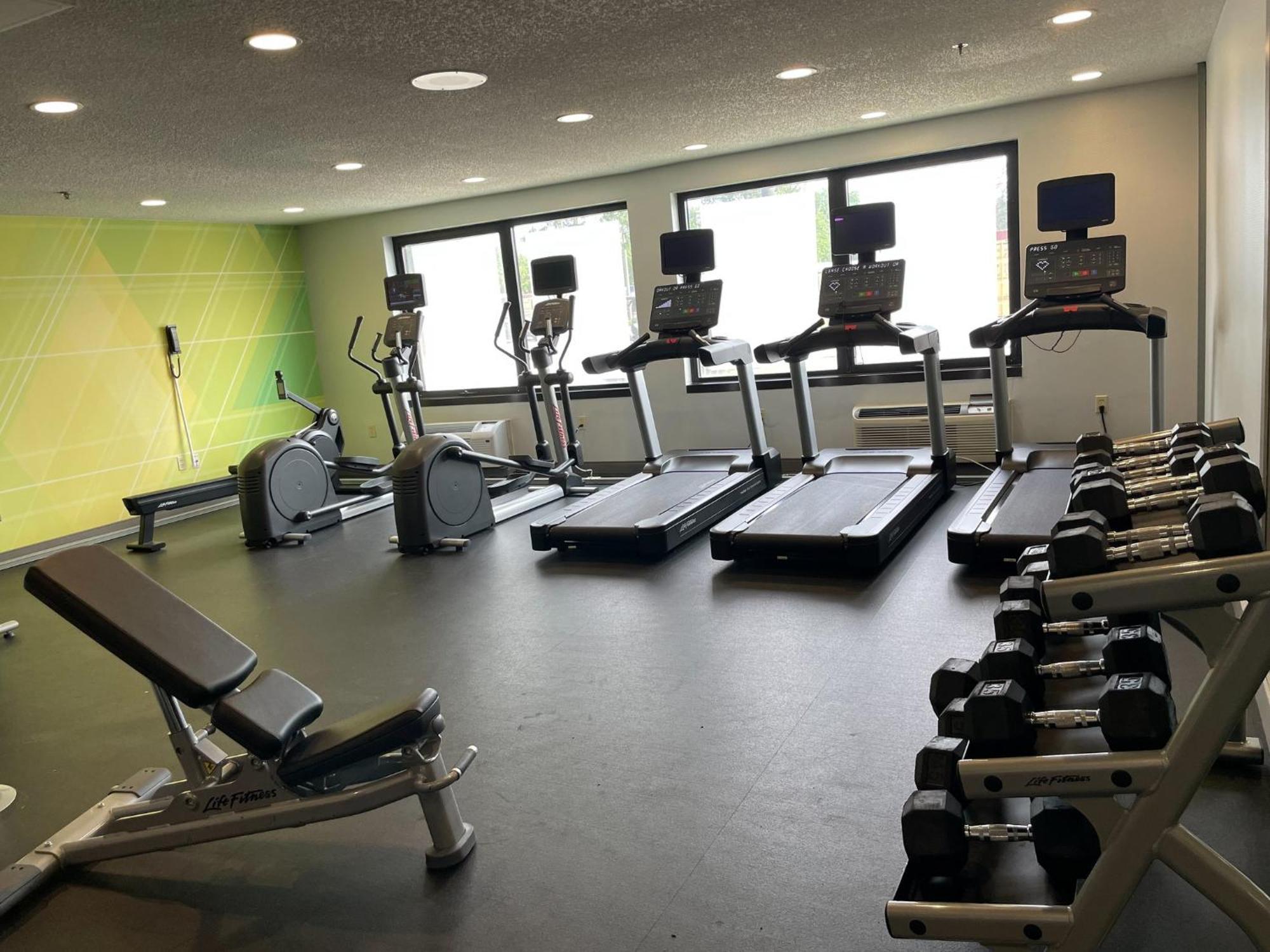 Holiday Inn Newark International Airport Екстер'єр фото